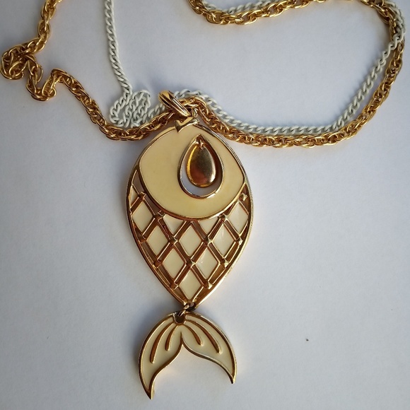 Fish Necklace - Picture 2 of 4